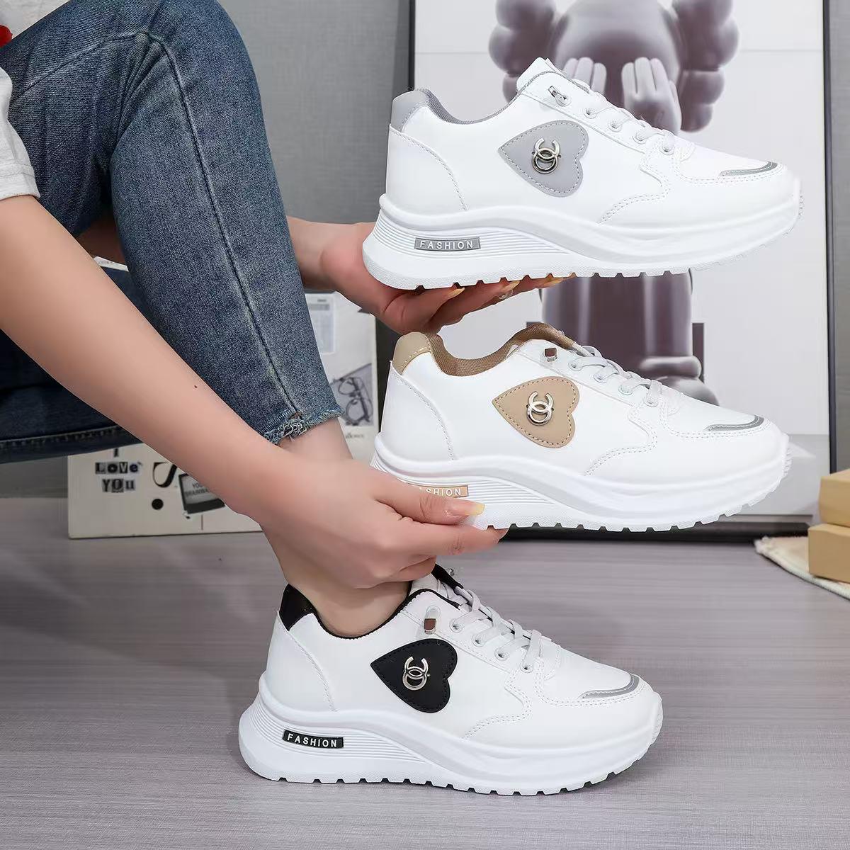 Women’s Elegant Casual Sneakers with Metal Logo and Cushioned Sole